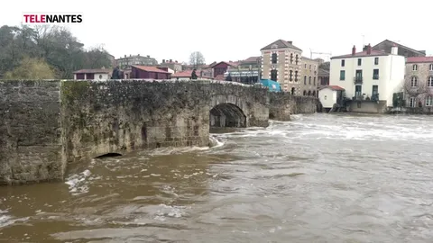 Miniature de la vidéo titrée \"L'eau va continuer à monter"